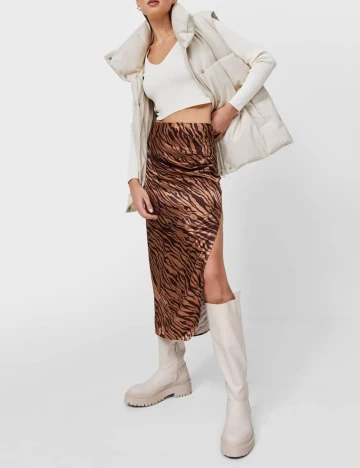 Fusta Stradivarius, maro, 36