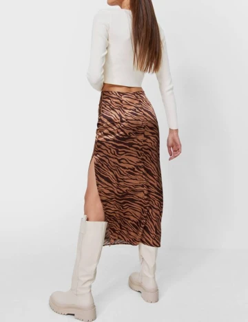 Fusta Stradivarius, maro, 36