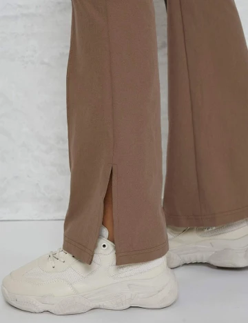 Pantaloni SHEIN, maro, XS